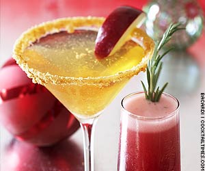 gingerbread applecrisp signature wedding drink cocktail
